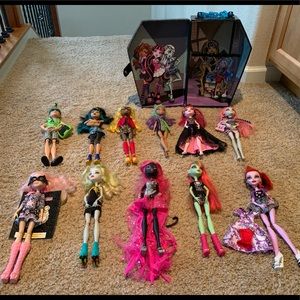 Monster High Dolls & Storage Box